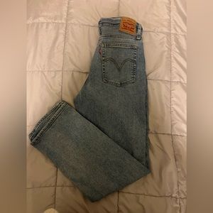 Levi’s Wedgie Straight Jean